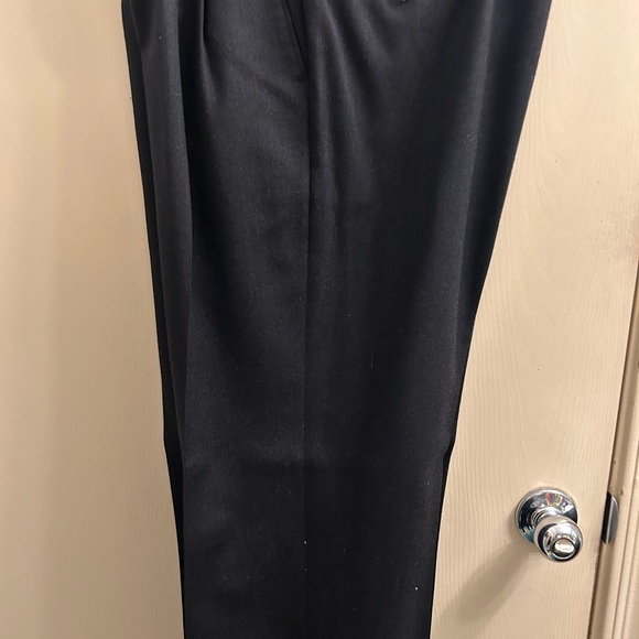 Oscar De Le Renta 3 pc suit - Picture 7 of 7